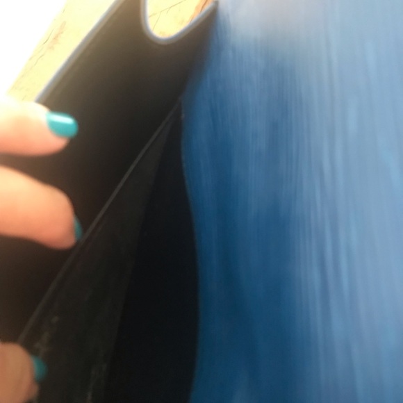 LOUIS VUITTON Stunning blue Louis Vuitton Epi clutch bag   EUC , rare  color - Picture 16 of 16